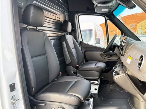 Used 2026 Mercedes-Benz Sprinter 2500 image 19