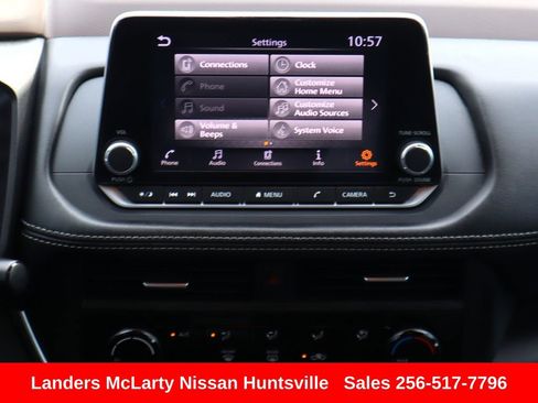 Used 2023 Nissan Rogue S image 18