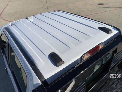 Used 2022 Ford F550 4x4 Crew Cab Super Duty w/ Power Equipment Group image 9