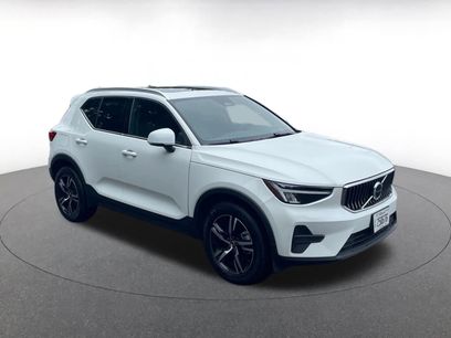 Used 2024 Volvo XC40 B5 Core