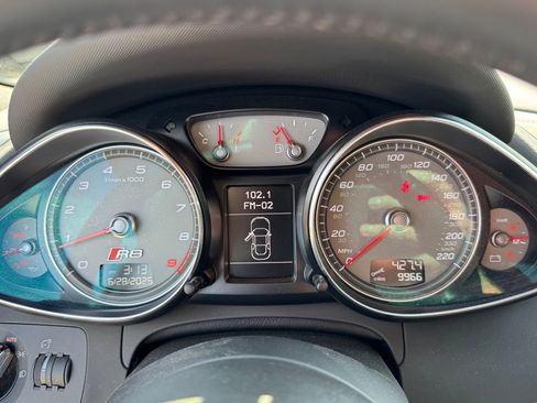 Used 2014 Audi R8 V8 w/ Convenience Package image 17