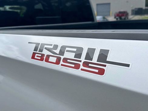 Used 2020 Chevrolet Silverado 1500 LT Trail Boss AWD/4WD image 29