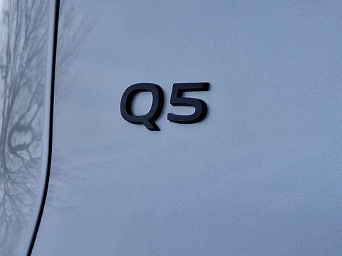 Used 2025 Audi Q5 Premium Plus w/ Premium Plus AWD/4WD image 32