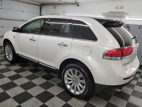 Used 2013 Lincoln MKX AWD image 3
