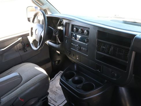 Used 2017 GMC Savana 2500 image 11