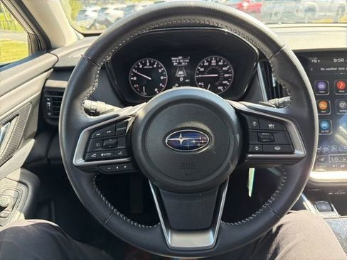 Used 2025 Subaru Outback Premium AWD/4WD image 13