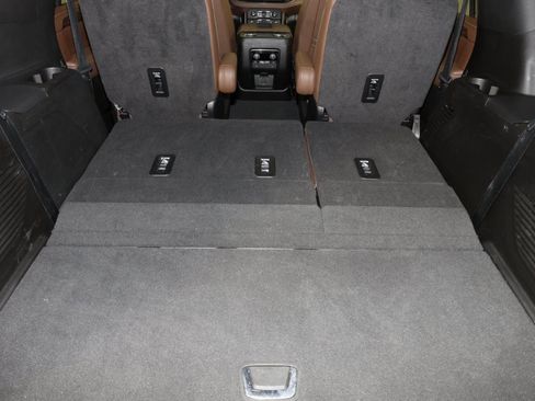 Used 2024 Chevrolet Tahoe High Country image 21