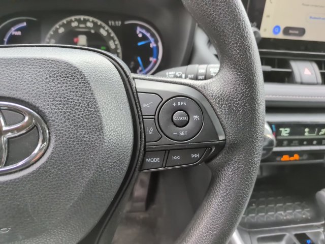 Used 2025 Toyota RAV4 XLE AWD/4WD image 15