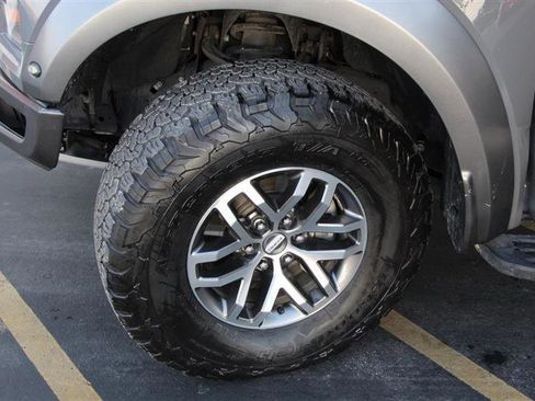 Used 2018 Ford F150 Raptor w/ Equipment Group 802A Luxury image 38