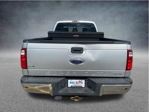 Used 2016 Ford F250 XLT w/ XLT Premium Package AWD/4WD image 4