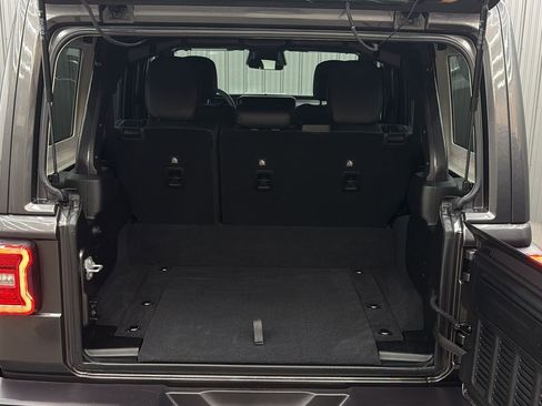 Used 2025 Jeep Wrangler Unlimited Sahara w/ Safety Group image 17