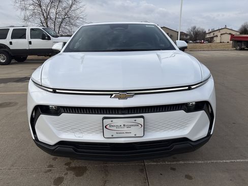 New 2026 Chevrolet Equinox EV LT FWD image 8