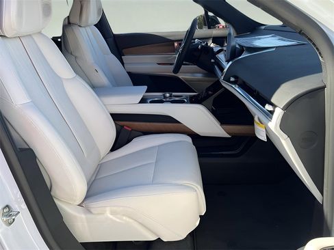 New 2026 Cadillac Vistiq Luxury image 18