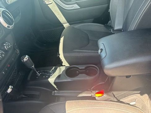 Used 2015 Jeep Wrangler Unlimited Sahara w/ Dual Top Group image 21