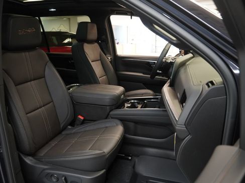 New 2026 Chevrolet Suburban High Country AWD/4WD image 39