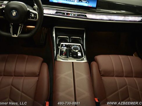 Used 2025 BMW 750e xDrive w/ Premium Package AWD/4WD image 27