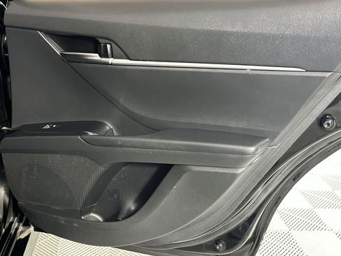Used 2019 Toyota Camry LE FWD image 32