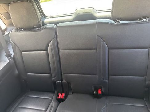 Used 2025 Chevrolet Tahoe LT image 24