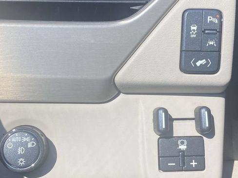 Used 2016 GMC Yukon Denali w/ Open Road Package RWD image 29