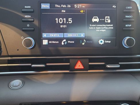 Used 2023 Hyundai Elantra SEL image 17