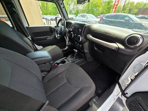 Used 2017 Jeep Wrangler Unlimited Sport w/ Quick Order Package 24S AWD/4WD image 30