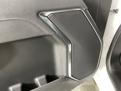 Used 2025 GMC Sierra 1500 SLT image 23