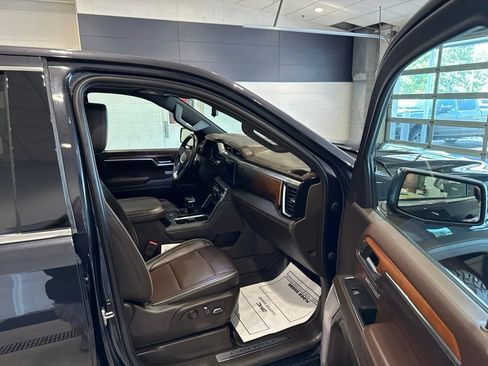 Used 2023 GMC Sierra 1500 Denali w/ Denali Reserve Package AWD/4WD image 12