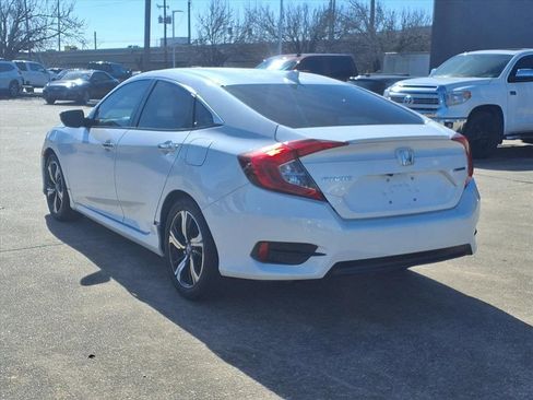 Used 2017 Honda Civic Touring image 3