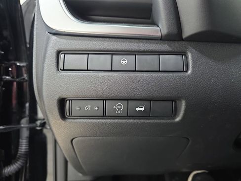 Used 2025 Nissan Rogue SV image 24