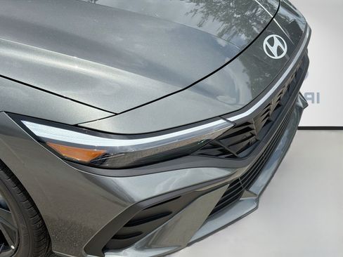 Certified 2026 Hyundai Elantra Sport FWD image 31