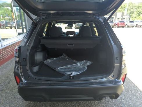 Used 2025 Subaru Forester Premium image 29