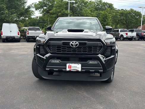 Used 2024 Toyota Tacoma TRD Sport w/ TRD Sport Premium Package AWD/4WD image 6