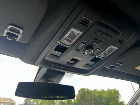 Used 2022 GMC Yukon XL AT4 image 14