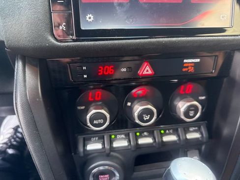 Used 2020 Toyota 86 RWD image 15