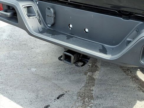Used 2023 Jeep Gladiator Sport AWD/4WD image 27