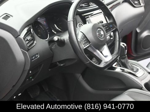 Used 2021 Nissan Rogue Sport SL FWD image 7