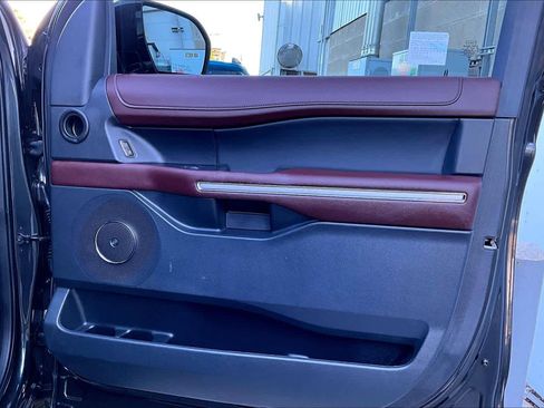 Used 2023 Ford Expedition Max Limited image 22