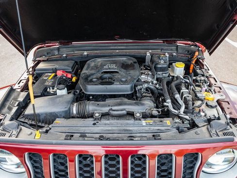 Used 2021 Jeep Wrangler Unlimited Sahara w/ Cold Weather Group image 22