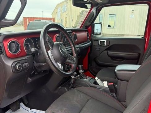 Used 2022 Jeep Wrangler Unlimited Rubicon w/ Cold Weather Group image 13