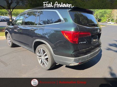 Used 2018 Honda Pilot Touring image 10