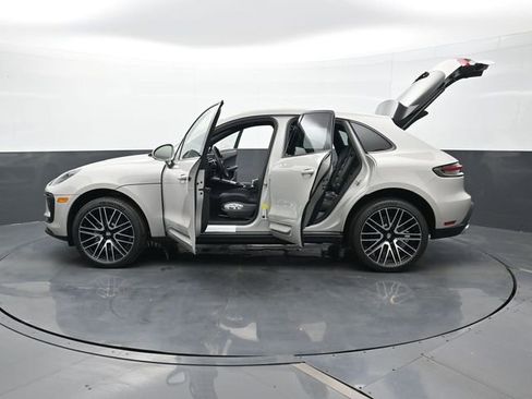 New 2026 Porsche Macan AWD/4WD image 23
