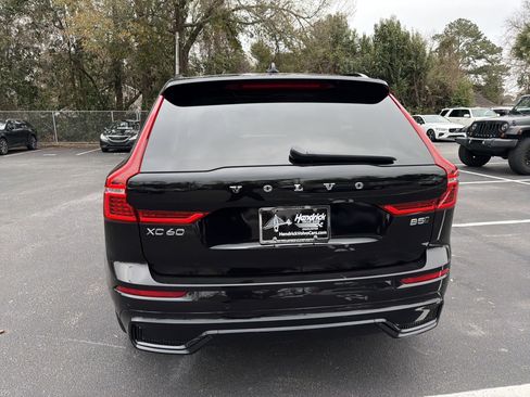 Certified 2025 Volvo XC60 B5 Plus image 9