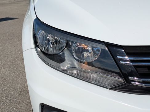 Used 2015 Volkswagen Tiguan R-Line image 10