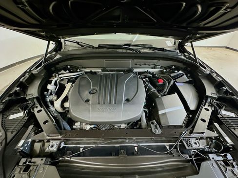 Used 2023 Volvo XC60 B5 Plus w/ Climate Package image 36