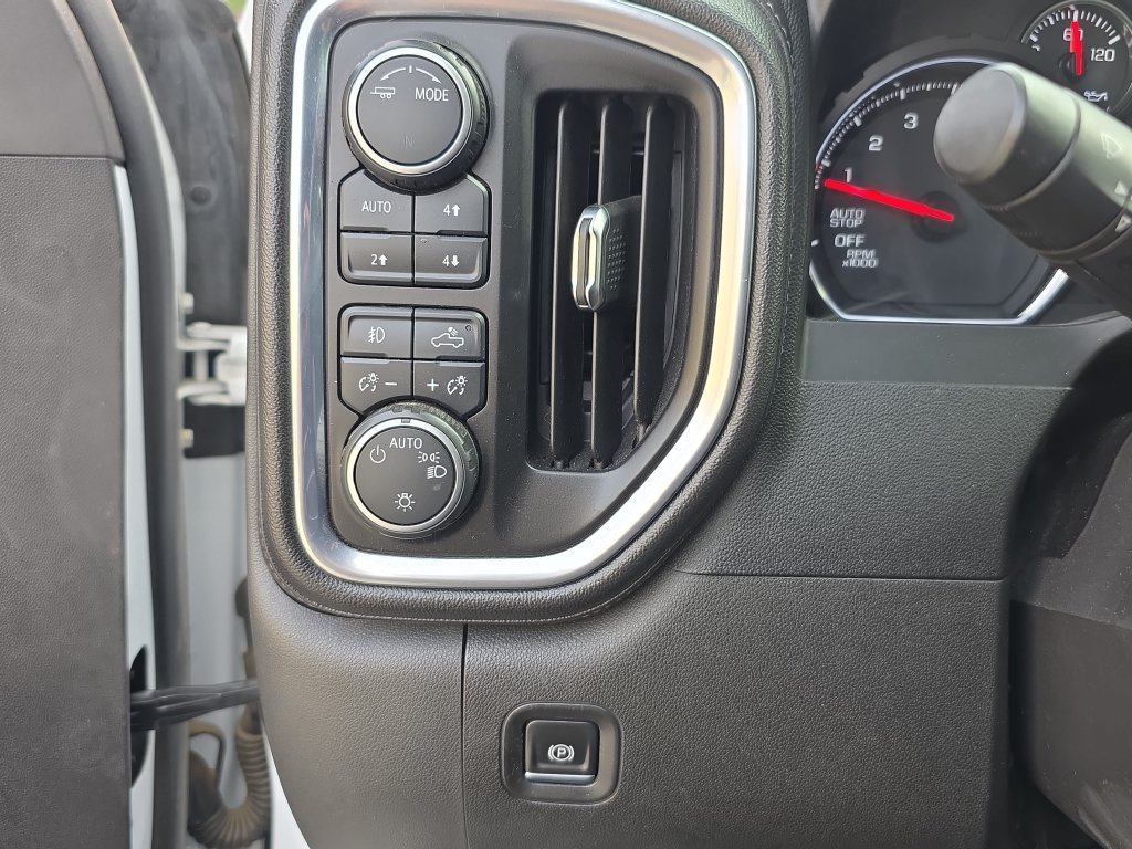 Used 2020 Chevrolet Silverado 1500 RST AWD/4WD image 32