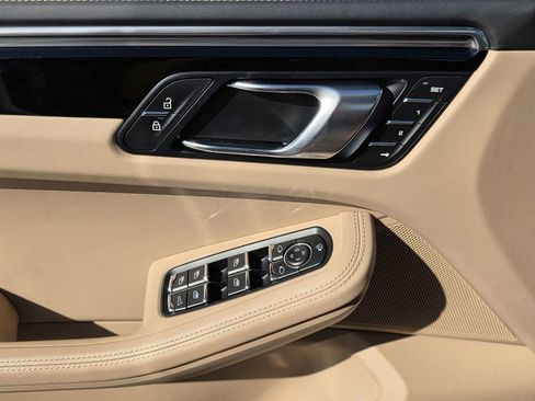 Used 2025 Porsche Macan S image 25