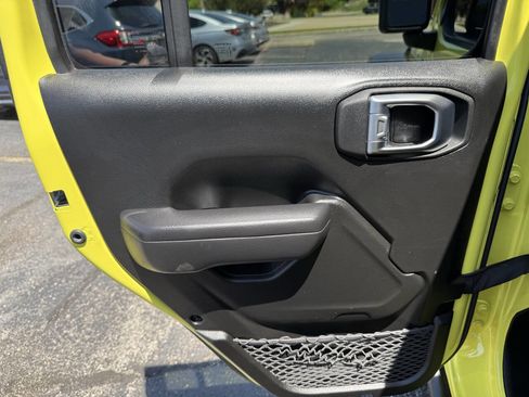 Used 2023 Jeep Wrangler Unlimited Sport AWD/4WD image 19