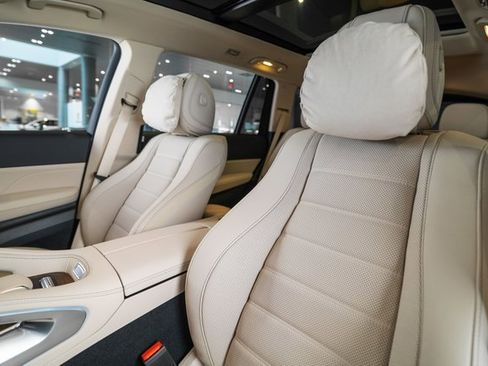 New 2026 Mercedes-Benz GLS 450 4MATIC image 5