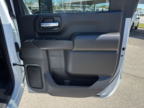 Used 2024 GMC Sierra 2500 Pro w/ Convenience Package image 17