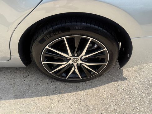 Used 2022 Toyota Camry SE FWD image 9